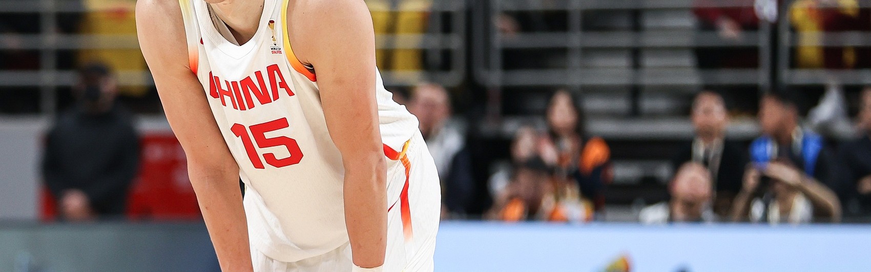 周琦：一旦我们比分落后很难有平稳心态 都想靠个人能力解决问题