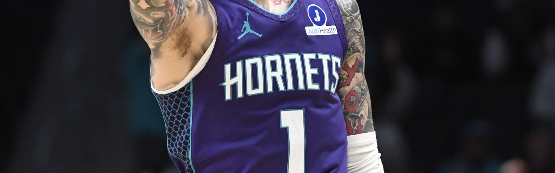 开云体育网址-只管打球好看！三球24中11得25分9板5助 三分失准11中3