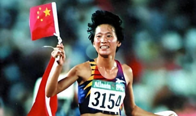 开云体育入口-三婚两离，三个孩子三个爹，曾经被丈夫束缚的王军霞，如今咋样了？|金牌|婚姻|家庭|冠军|运动员_新浪新闻