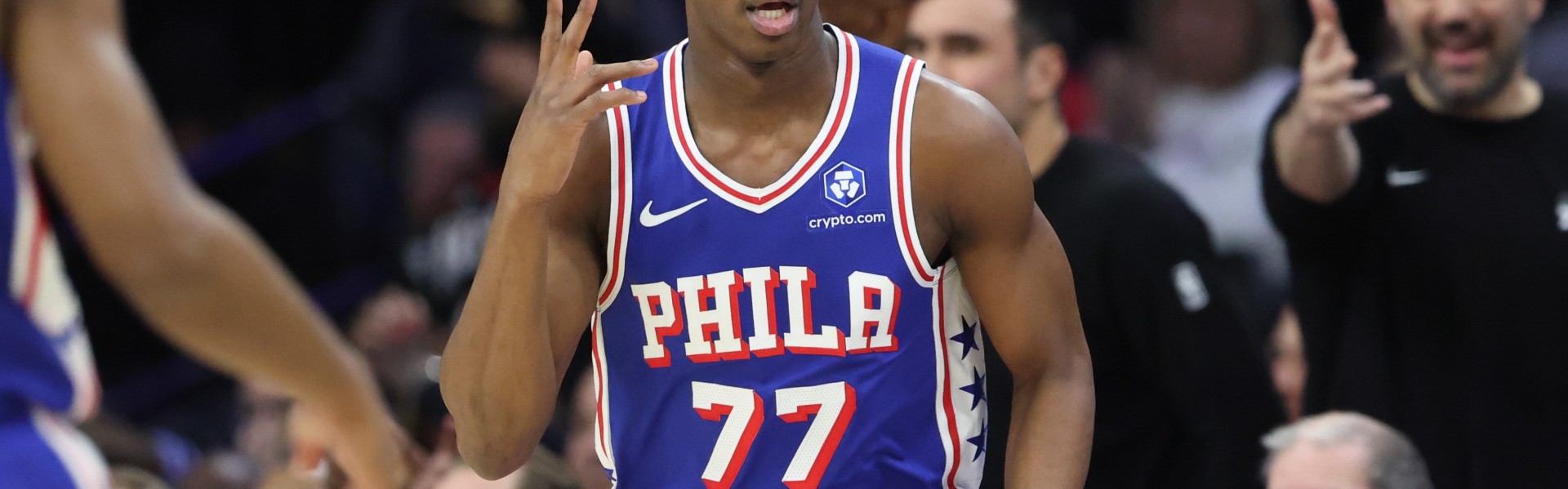 开云体育入口-豪气胆边生！埃奇库姆关键中投&amp;砍18分12板2帽 篮板生涯新高